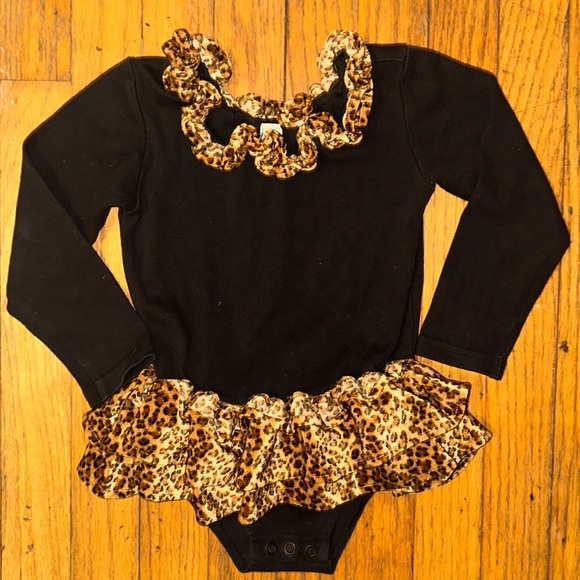 Leopard trim print onesie solid black. - Picture 1 of 3